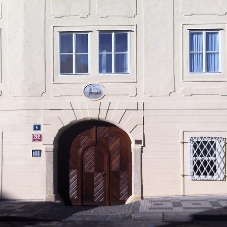 Apartment Dum U Cerneho Beranka Praag Buitenkant foto