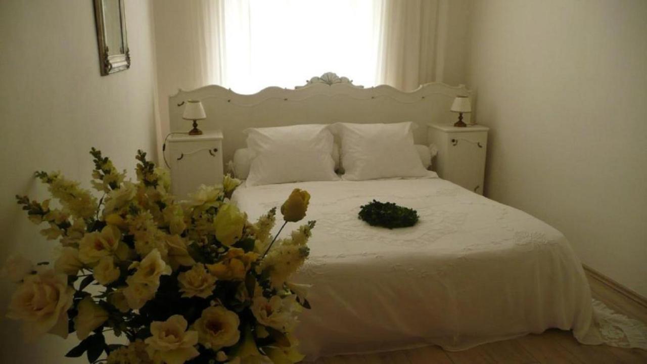Apartment Dum U Cerneho Beranka Praag Buitenkant foto