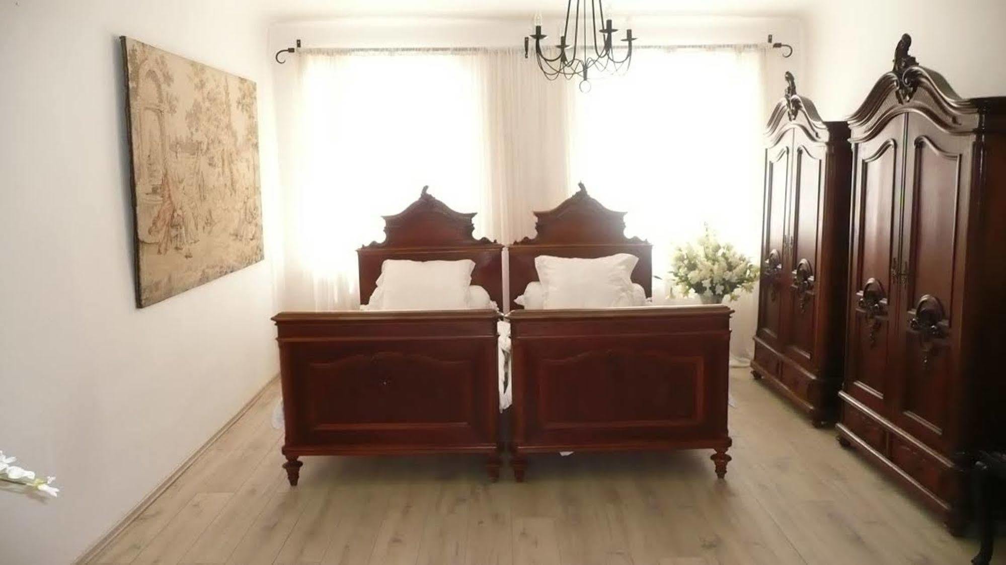 Apartment Dum U Cerneho Beranka Praag Buitenkant foto
